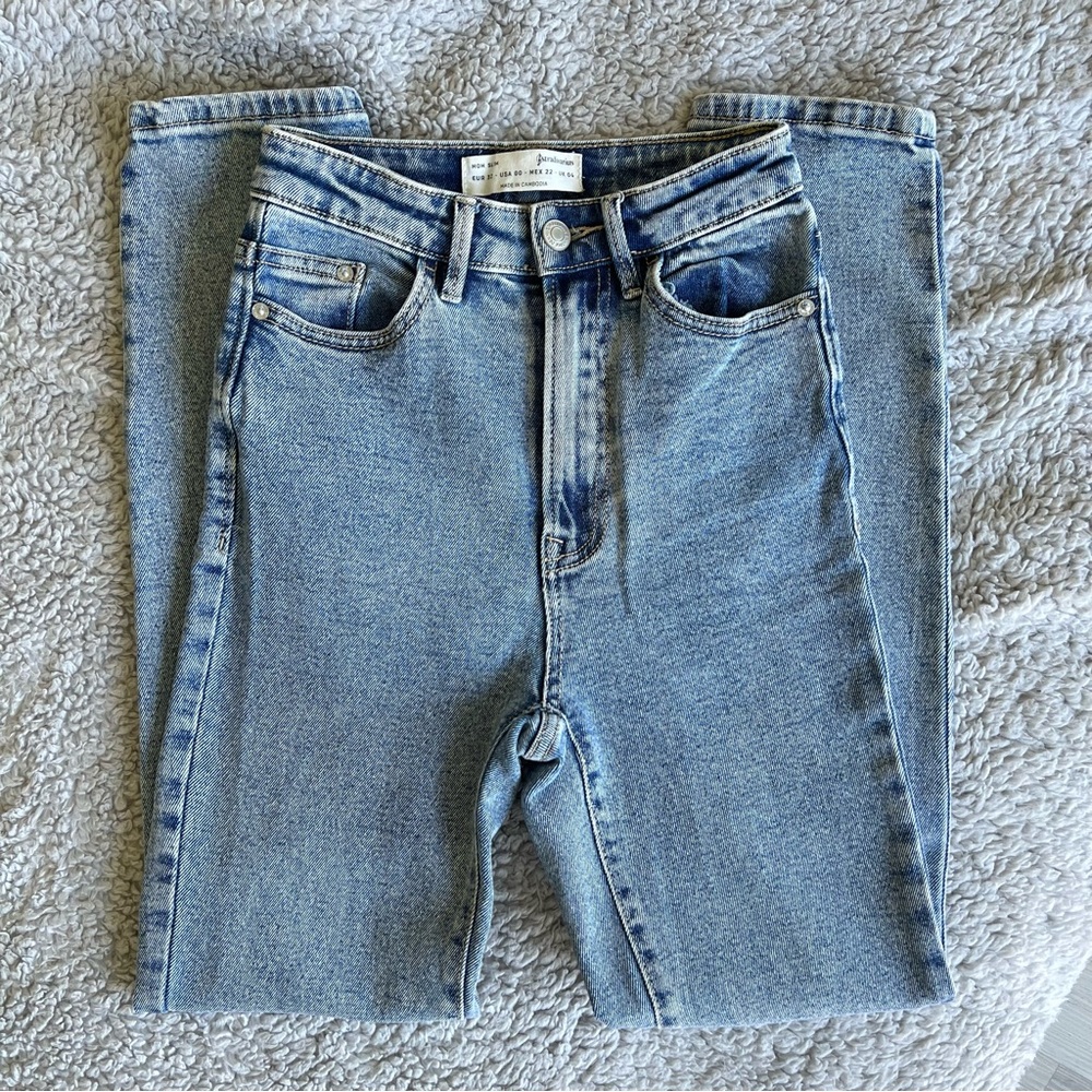 Stradivarius High Rise Mom Slim Jeans , Size 32